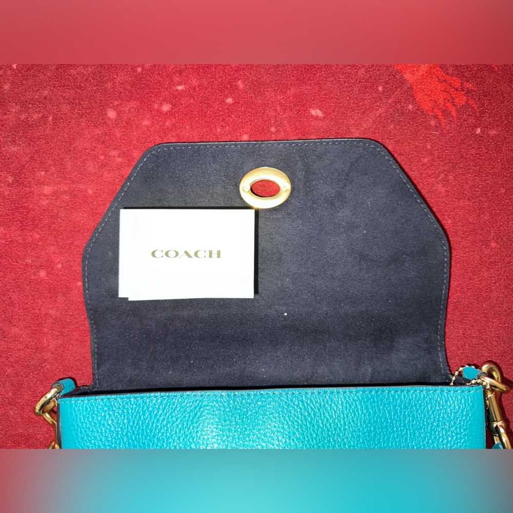 Coach purse - Picture 4 of 5